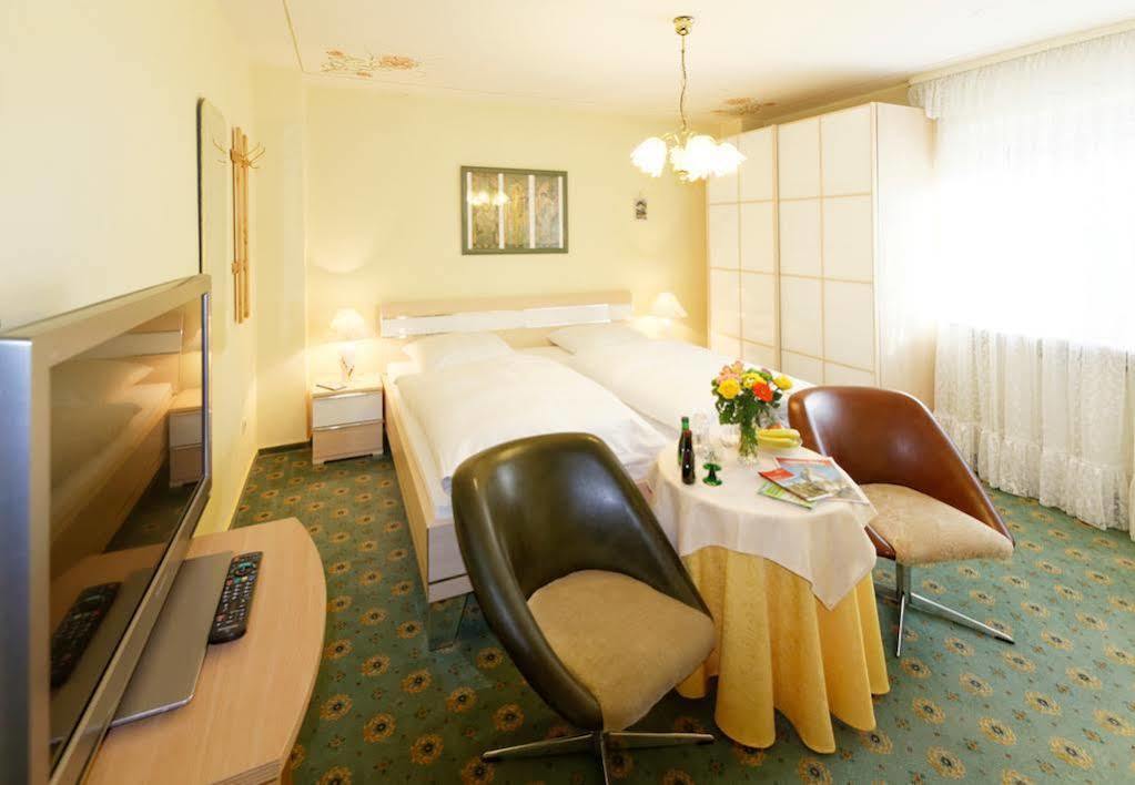 Hotel Garni Regina ゲスヴァインシュタイン エクステリア 写真