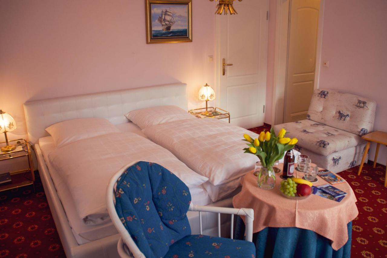 Hotel Garni Regina ゲスヴァインシュタイン エクステリア 写真