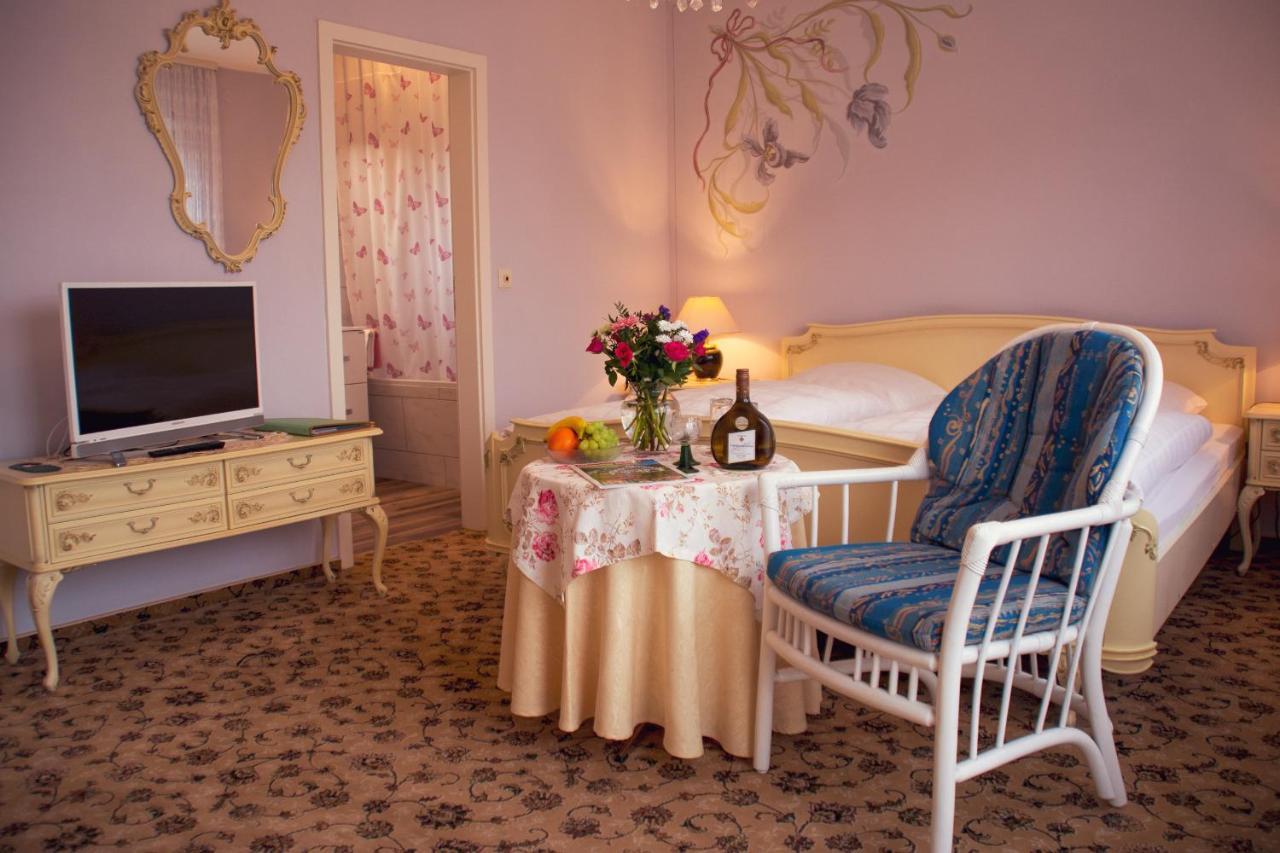 Hotel Garni Regina ゲスヴァインシュタイン エクステリア 写真