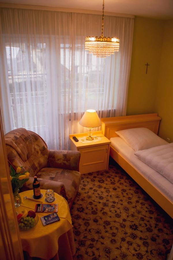 Hotel Garni Regina ゲスヴァインシュタイン エクステリア 写真