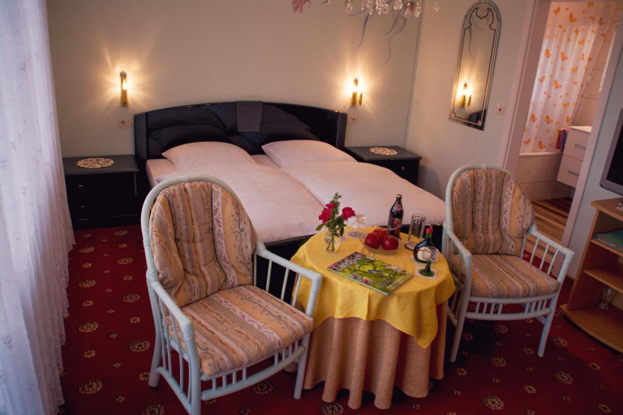 Hotel Garni Regina ゲスヴァインシュタイン エクステリア 写真