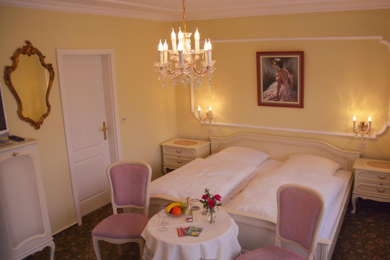 Hotel Garni Regina ゲスヴァインシュタイン エクステリア 写真